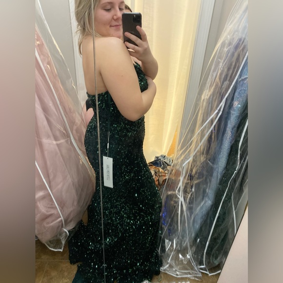 Portia & Scarlett  emerald green prom dress. size 12, altered to a 10. - Picture 3 of 5